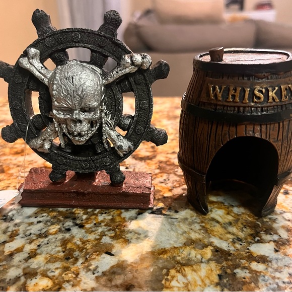 Aquarium Bubbler & Decorations Bundle - Picture 4 of 7